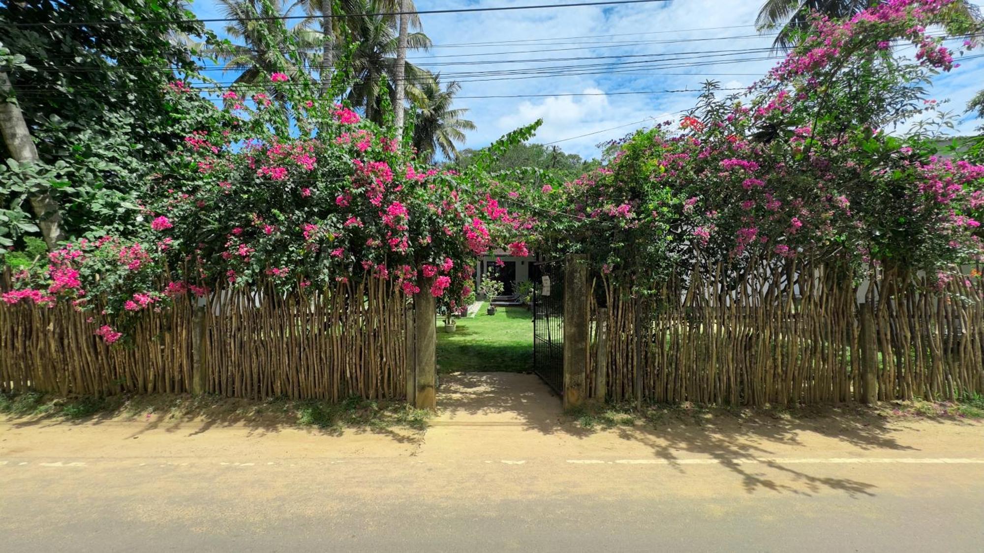 Villa Hiriketiya Dikwella Luaran gambar